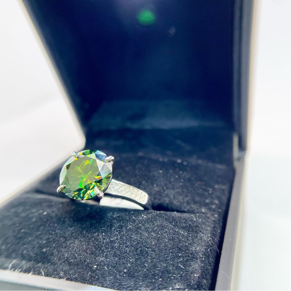 5 Carat Green Moissanite Ring 18K White Gold 925 Silver Wedding Anniversary - Picture 13 of 14